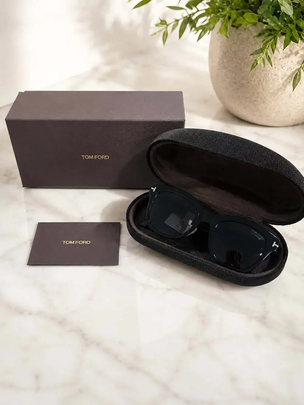 Tom Ford Lauren-02 TF614 01H Polarized Black Sunglasses 52-19-140 w/ Case Box